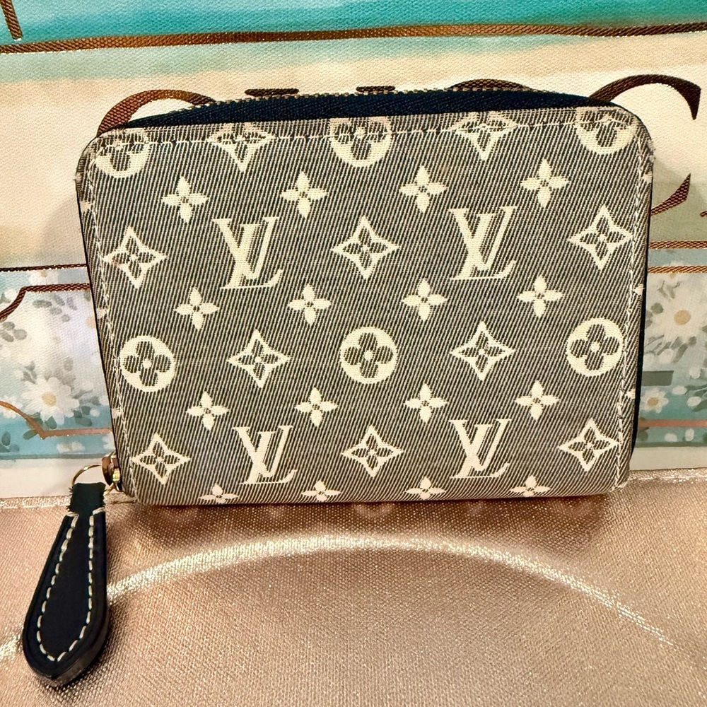 Louis Vuitton Monogram Mini Idylle Zippy Wallet Marc Jacobs limited edition.